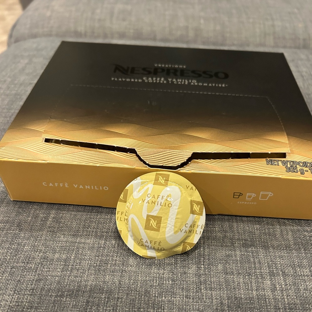 Nespresso Caffe Vanilio Capsules in Black and Gold
